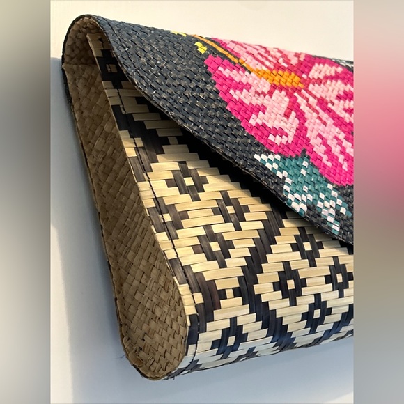 Tommy Bahama Banago Straw Wicker Clutch - Picture 5 of 8